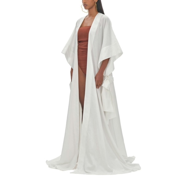 Andrea Iyamah Gamba robe - Picture 2 of 10